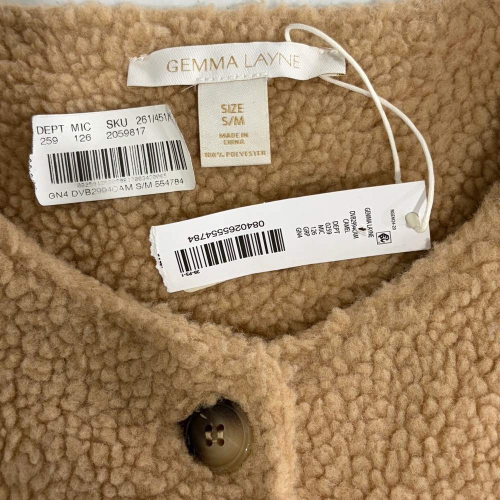 NWT Fuzzy Sleeveless Button-Up Belted Vest - Picture 5 of 5